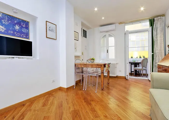Apartment Sistina *